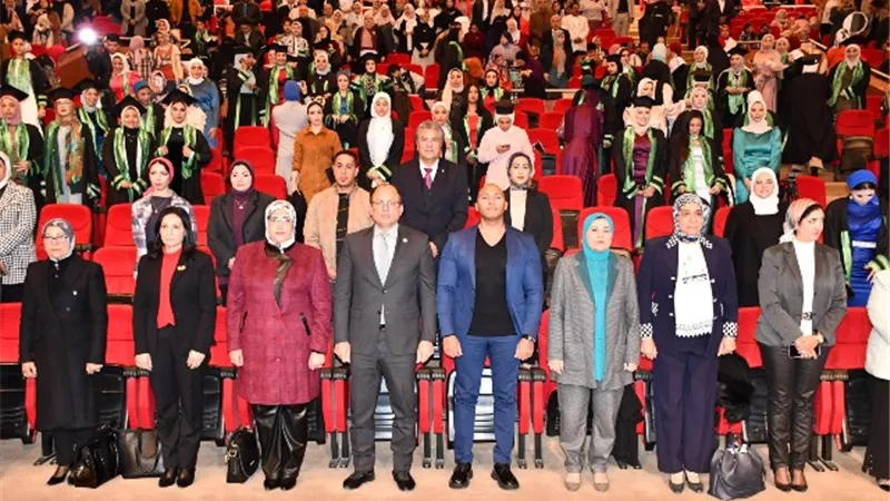 تفاصيل يوم الرياضة والمرأة فى جامعة حلوان.. بالصور