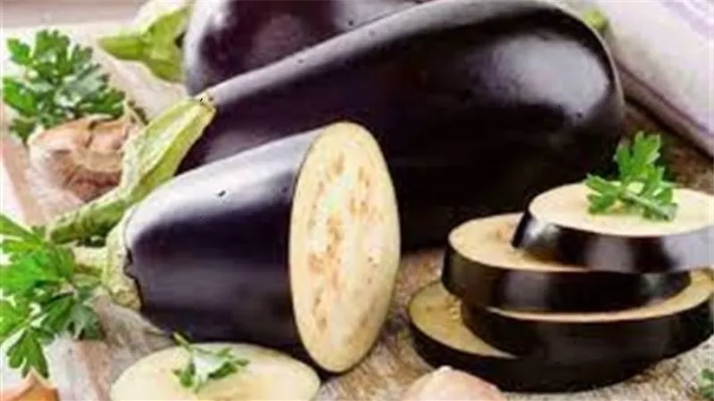 الباذنجان يخفض الكوليسترول ويحمي من السرطان