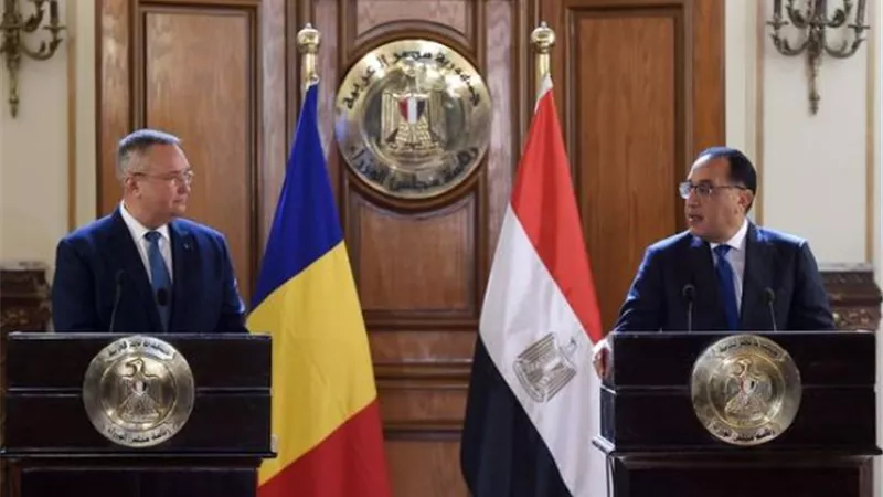 خلال مؤتمر صحفي مع نظيره الروماني: رئيس الوزراء: العلاقات التاريخية بين البلدين تمتد لـ 117 عاما