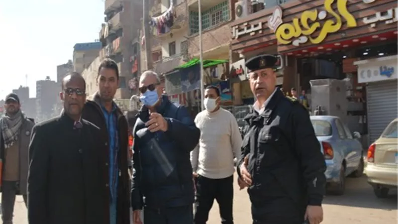 الهجان يتابع أعمال النظافة والاشغالات بشبرا الخيمة والخصوص.. صور