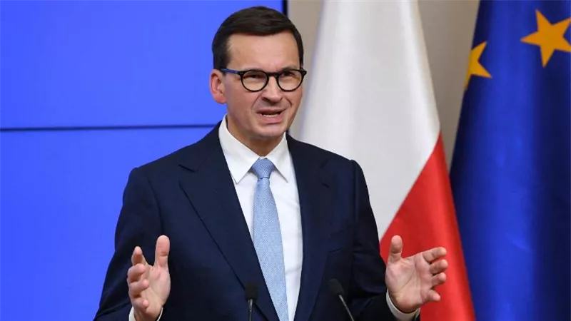 رئيس الوزراء البولندي يقر بفشل العقوبات الغربية ضد روسيا