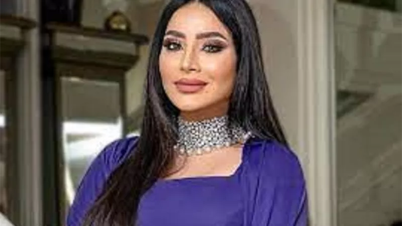 بفستان انيق.. لجين عمران تخطف الانظار