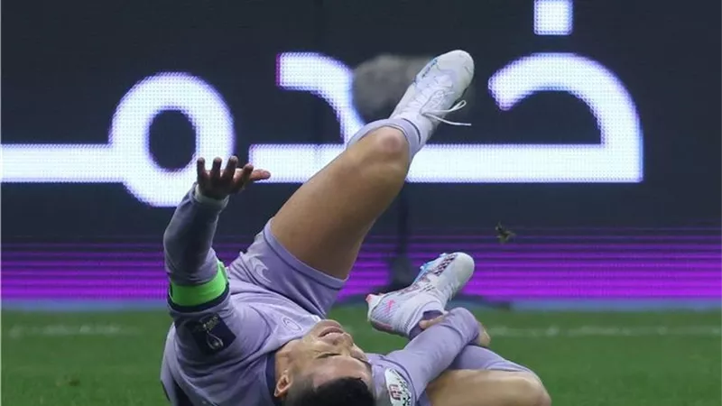 الحظ يحرم رونالدو من أول أهدافه بقميص النصر السعودي أمام الفتح