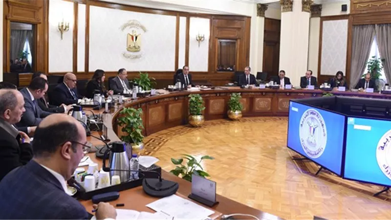 «مدبولي» يُتابع جهود اللجنة الطبية العليا والاستغاثات بمجلس الوزراء