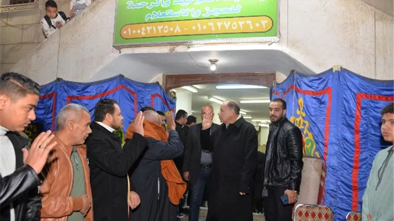 محافظ أسيوط يقدم واجب العزاء فى والد النائبة 