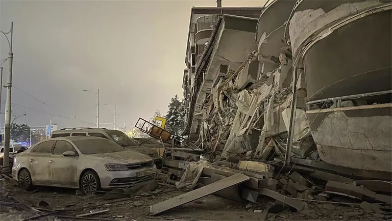 البحوث الفلكية :تسجيل عدد كبير من توابع زلزال الأراضى التركية