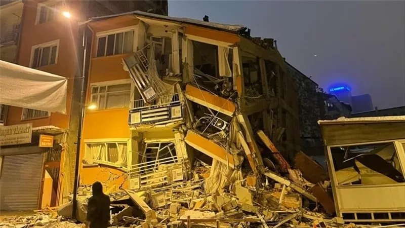 وفاة شقيقة رئيس الوزراء السوري مع 11 ابنا وحفيدا لها جراء الزلزال