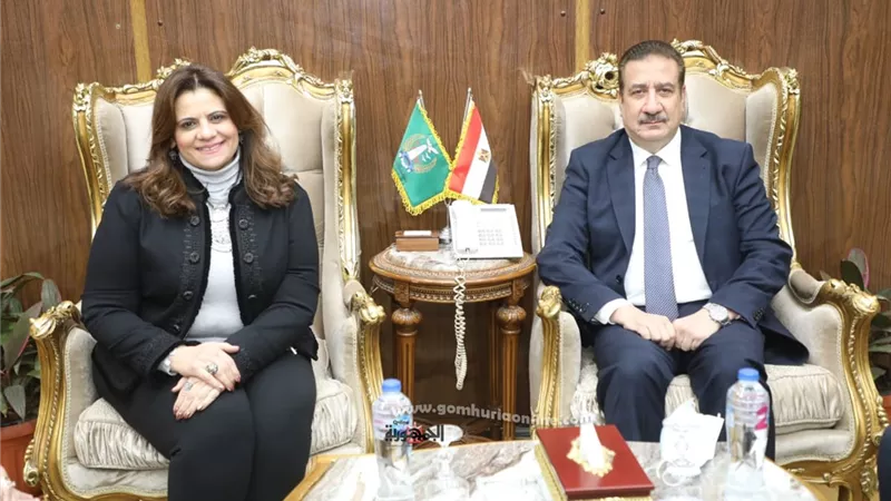 وزيرة الهجرة: 