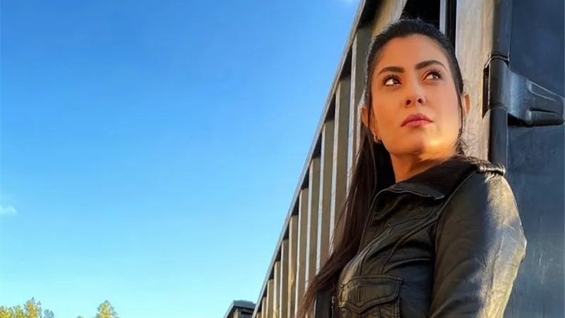 إطلالة شتوية أنيقة.. لمياء كرم تتألق فى أحدث جلسة تصوير