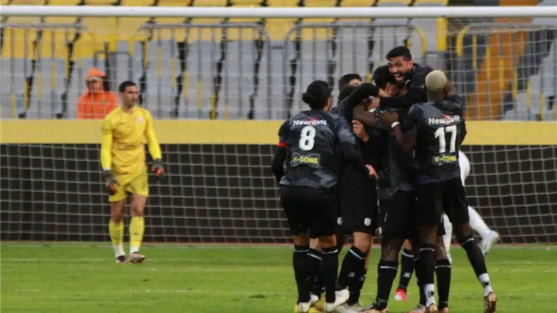 شكرى نجيب يتقدم بالهدف الأول لـ فاركو فى شباك الزمالك.. فيديو