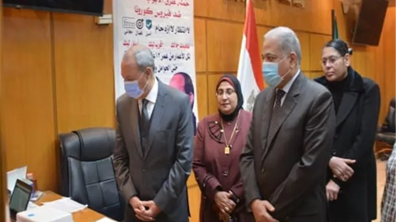وكيل الصحة بالقليوبية: انتشار ٩٠٠ فرقة لتطعيم المواطنين ضد كورونا