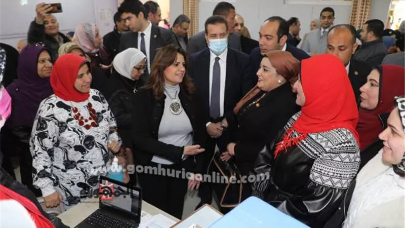 محافظ المنوفية ووزيرة الهجرة يفتتحان القافلة الطبية لصناع الخير