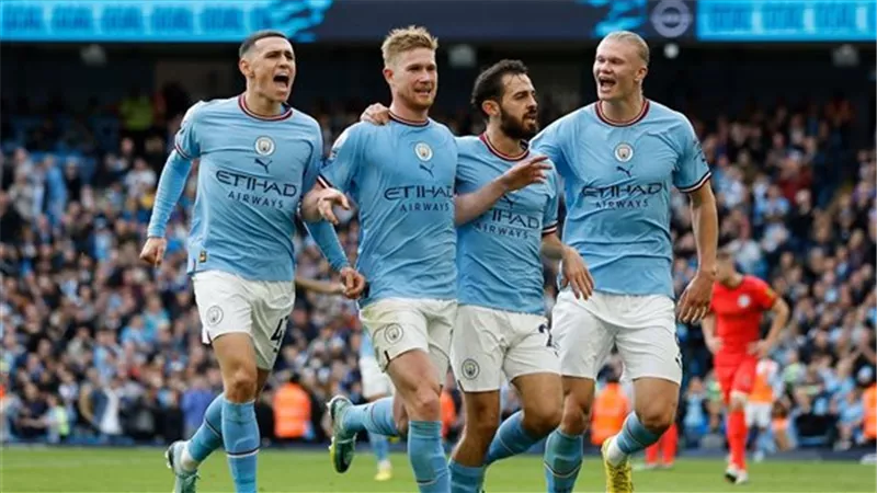 باريس ينافس برشلونة على التعاقد مع نجم مانشستر سيتي