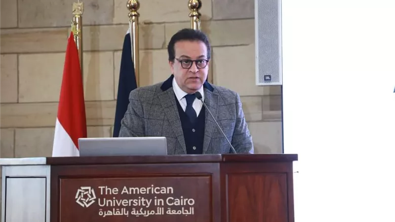 عبد الغفار يستعرض التجربة الدولة المصرية في ملف الشيخوخة