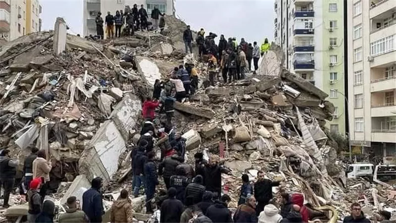 وصول طائرة جزائرية على متنها 100 منقذ إلى سوريا