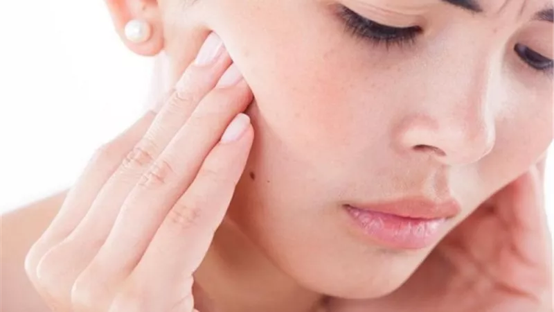 7 علامات يحاول فمك إخبارك عن امر مقلق بصحتك