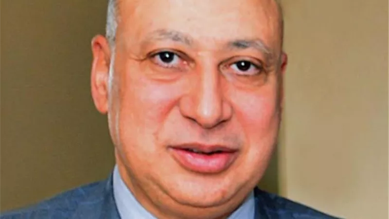 رئيس مصلحة الضرائب:على ممولي المرحلة الثالثة لمنظومة الإيصال