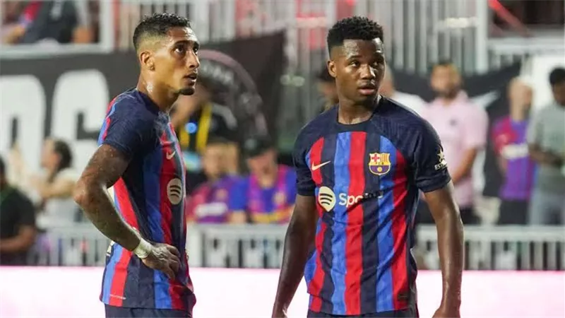 برشلونة يوافق على بيع جوهرة الفريق في حالة وحيدة