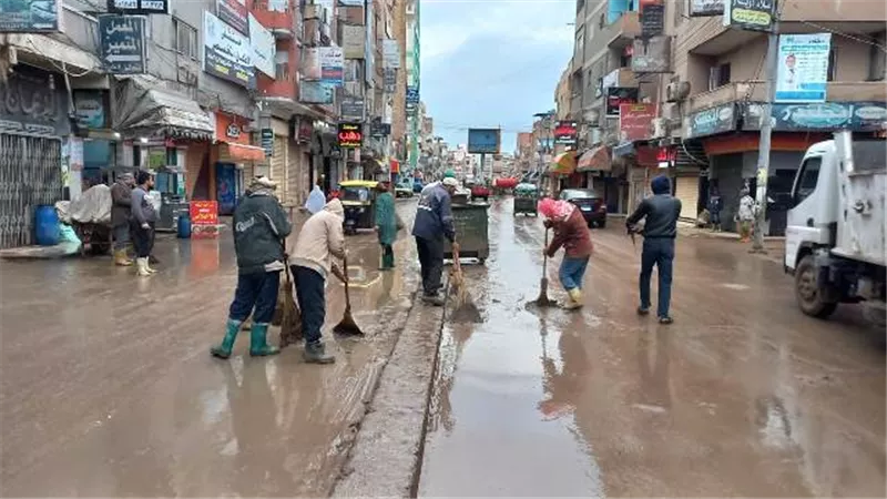 رفع مياه الامطار بكفر الشيخ والمحافظ يوجه باستمرار حالة الطوارئ