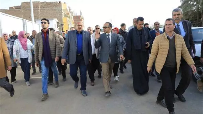 نائب محافظ المنيا يتفقد مشروعات 