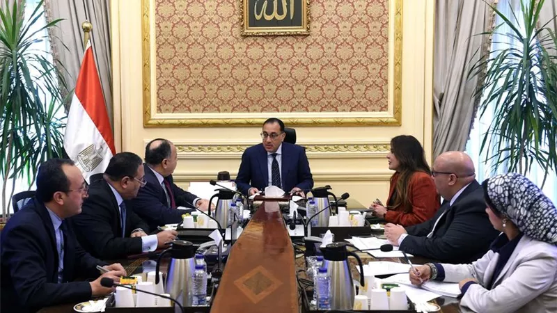 مدبولى يجتمع بمعيط لمراجعة مشروعات قوانين للتيسيرات الضريبية
