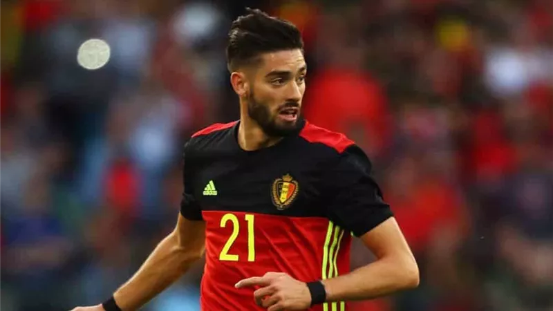 مانشيستر يونايتد يزاحم برشلونة للحصول علي خدمات الجناح البلجيكي