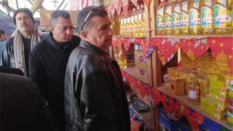 غراب يطمئن على توافر السلع بمعارض أهلا رمضان من رؤساء المراكز