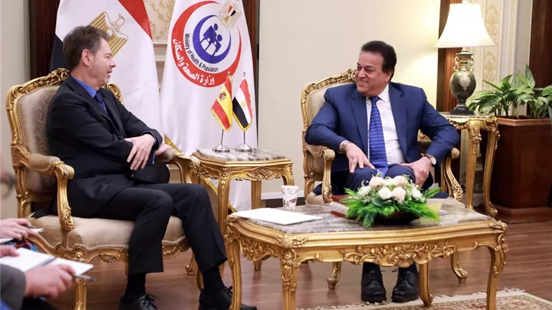 وزير الصحة يبحث التعاون مع السفير الأسباني لدى مصر