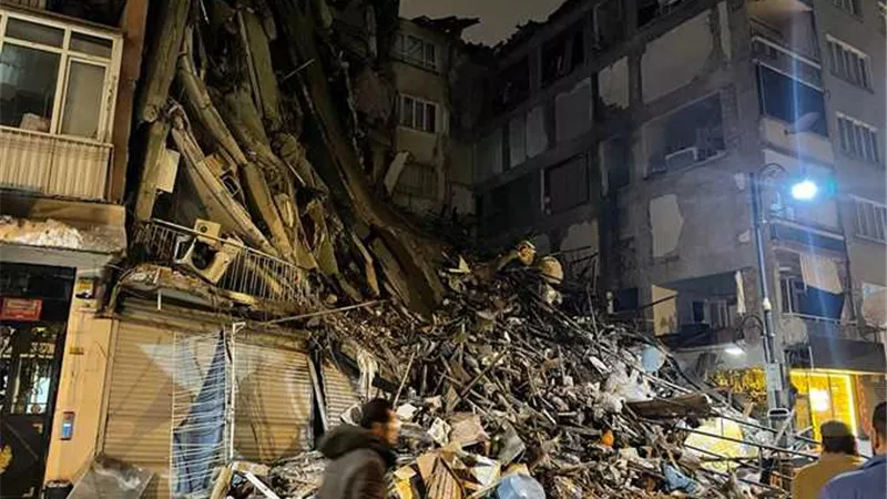 ارتفاع عدد ضحايا زلزال تركيا لـ4544 حالة وفاة ونحو27 ألف مصاب