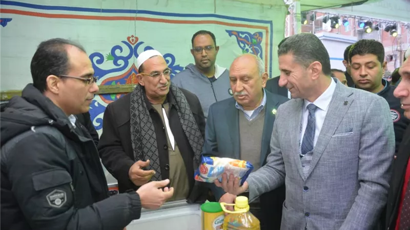 عاشور وعثمان يفتتحان معرض اهلا رمضان تحت شعار كلنا واحد