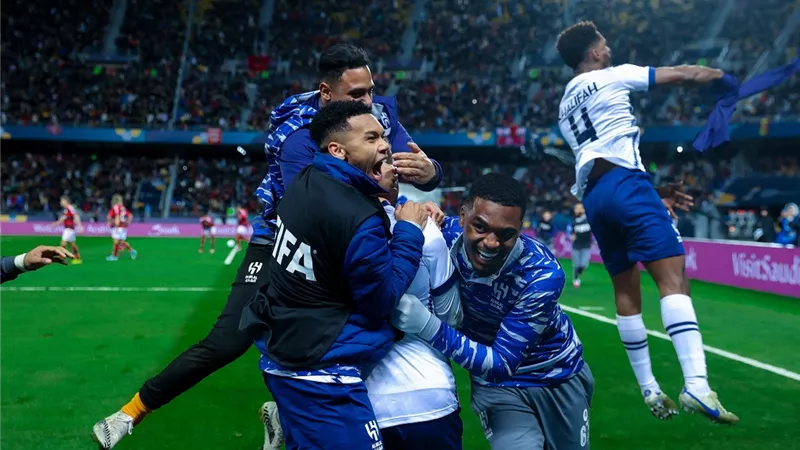 شاهد فرحة لاعبي الهلال بعد التاهل لنهائي المونديال - فيديو