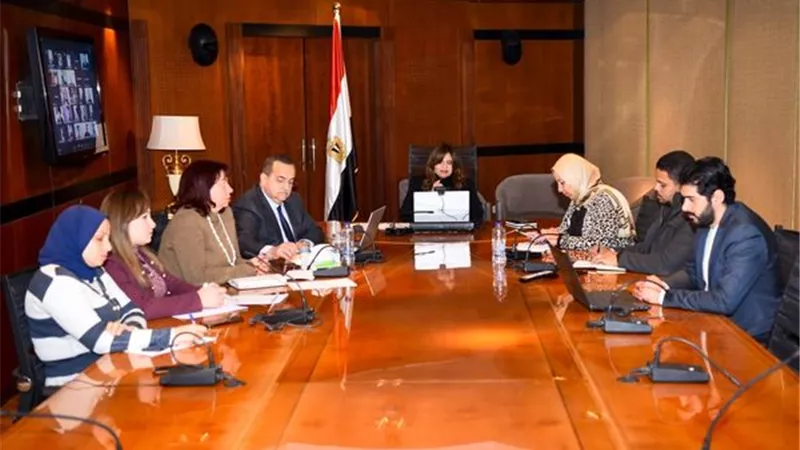 الهجرة تناقش أوضاع الطلاب في أوكرانيا وروسيا وموقف تحويلهم للجامعات المصرية