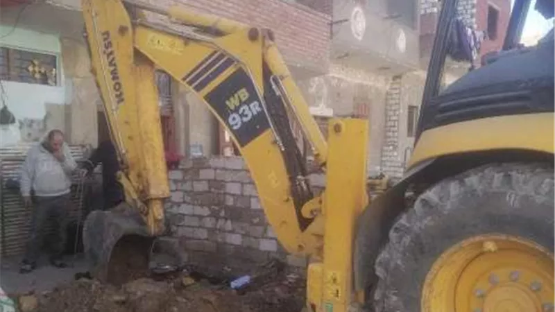 ازالة فورية لحالات البناء المخالف ورفع المخلفات بقري مركز المنيا