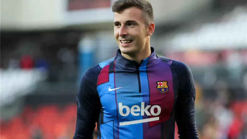 برشلونة يرفض رحيل حارسه إلى جالطة سراي