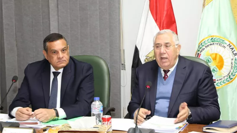 القصير يوجه بتسهيل تخصيص اراضي مشروعات حياة كريمة فى سيناء