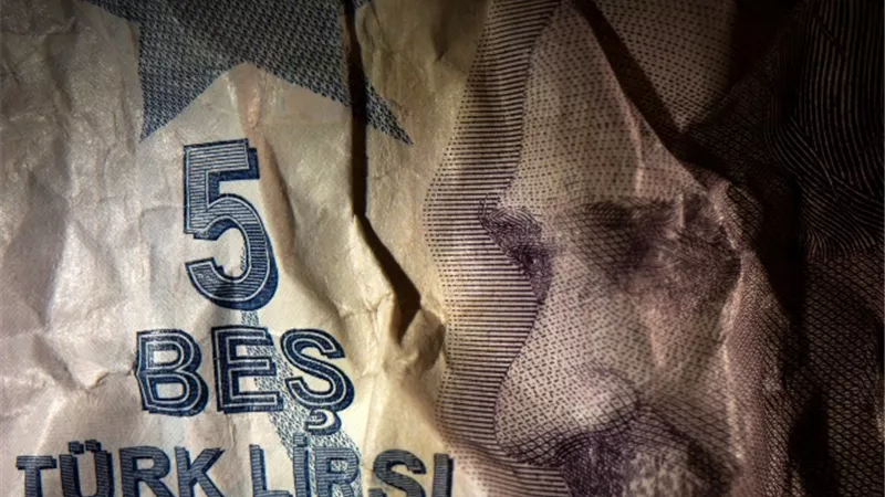 بورصة إسطنبول تسقط لقاع 3 أشهر