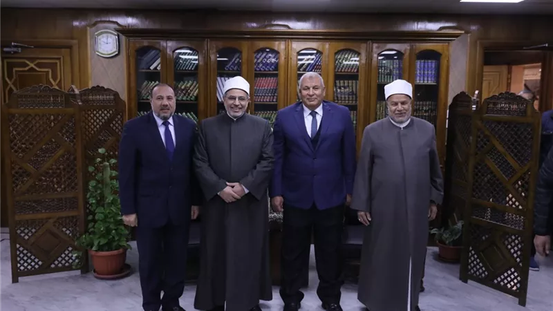 رئيس جامعة الأزهر ومحافظ الوادي الجديد يبحثان إنشاء كليات جديدة