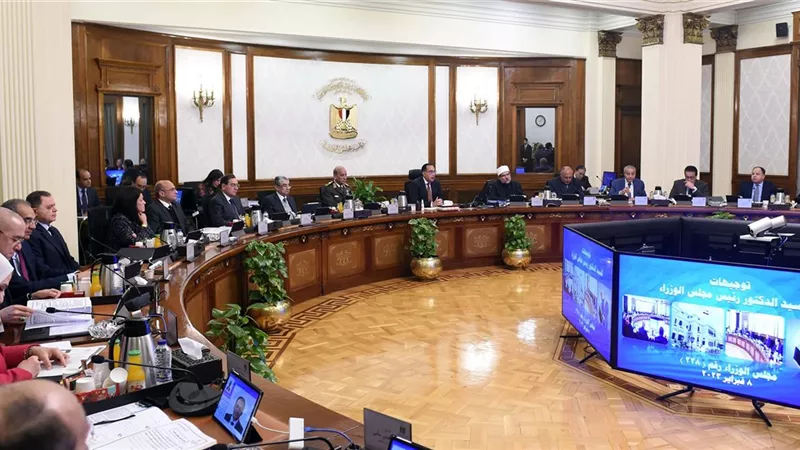 الحكومة توافق على إقامة أبراج لشبكات الهاتف المحمول في 20 محافظة