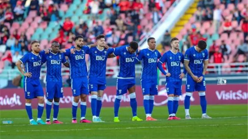 الملايين في انتظار نجوم الهلال قبل مواجهة ريال مدريد