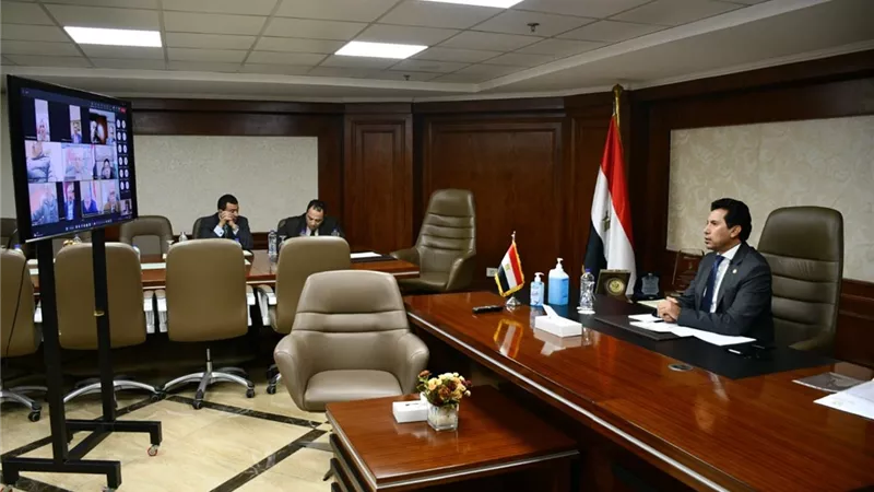 أشرف صبحى:الاهتمام بملف الاستثمار وتطويرالمنشآت الشبابية والرياضية