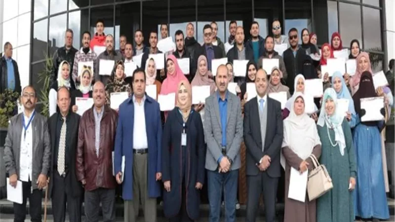 القوى العاملة تُسلم شهادات إتمام التدريب لـ 64 متدرب ببنى سويف