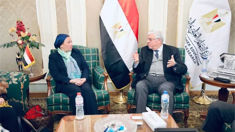 وزيرا البيئة والتعليم العالي يناقشان دعم سبل التعاون بين الوزارتي