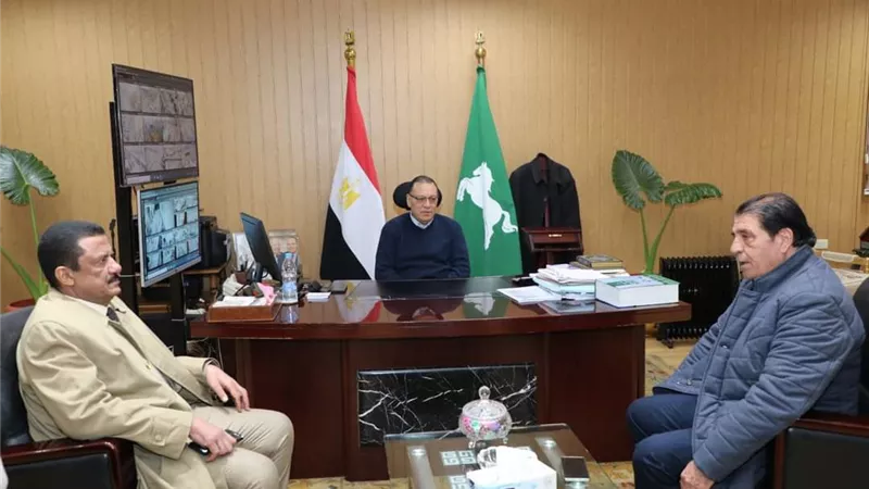 محافظ الشرقية يلتقي عددا من أعضاء البرلمان