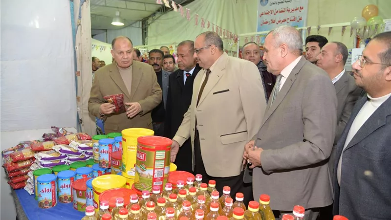 محافظ أسيوط يفتتح معرضين 