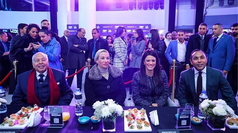 المشاط تشارك فى إطلاق أول سيارة كهربائية بالكامل