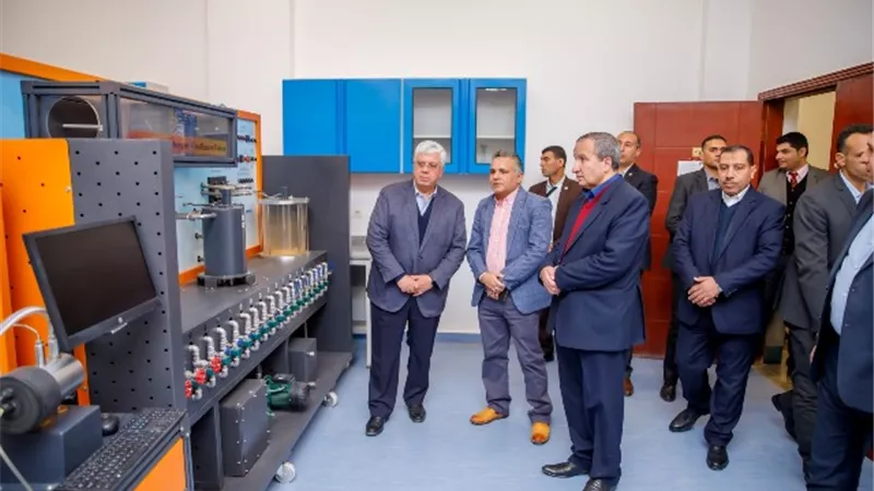 وزير التعليم العالي يتفقد المشروعات الجديدة بجامعة السويس