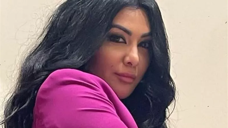 ميرهان حسين تتألق عبر إنستجرام وتعلق : كن لطيفاً مع نفسك ..صور