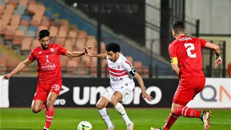 الحكم يرفض احتساب ضربة جزاء للزمالك .. وعواد ينقذ هدف محقق