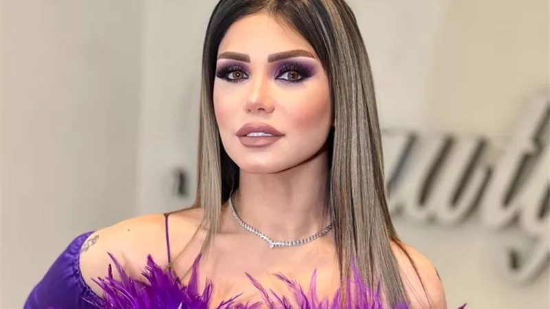 إيناس عزالدين تحتفل بانطلاق برنامجها 