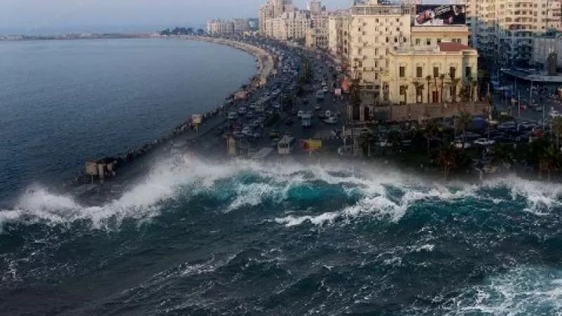 حقيقة غرق الإسكندرية بسبب الزلازل التي تضرب المنطقة.. فيديو